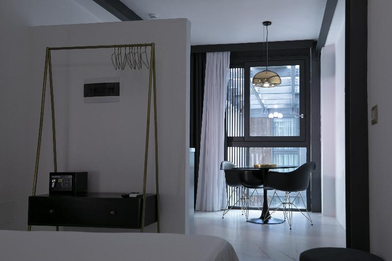 Azzoli - Apartments&skypool - Adults Only Aparthotel