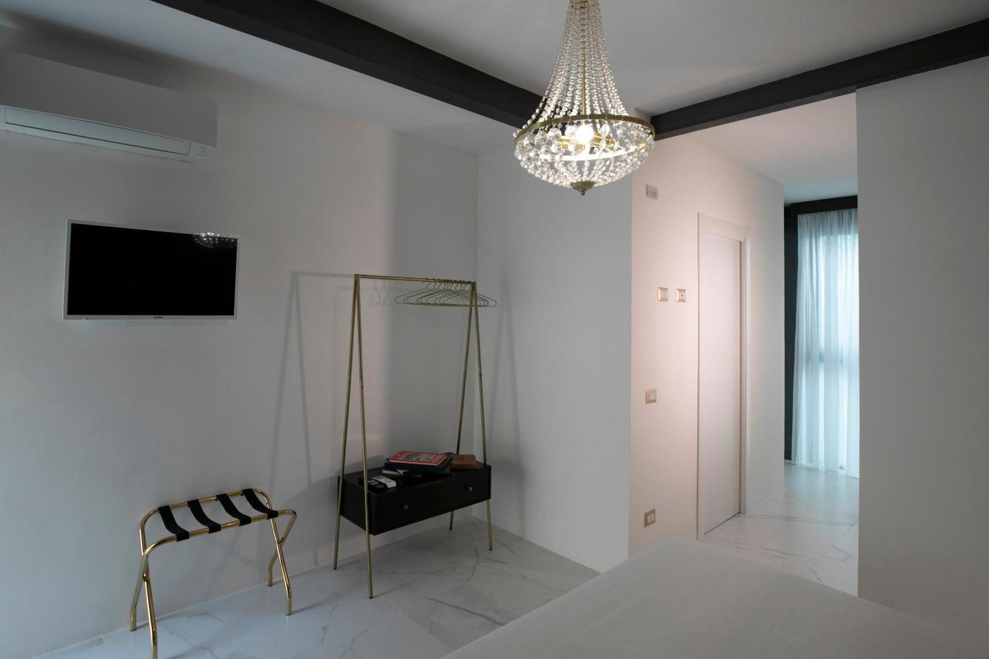 Azzoli - Apartments&skypool - Adults Only 4*